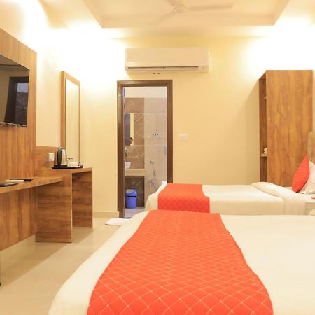 Hampton Hotel - 200 Mt From Golden Temple Amritsar Zewnętrze zdjęcie