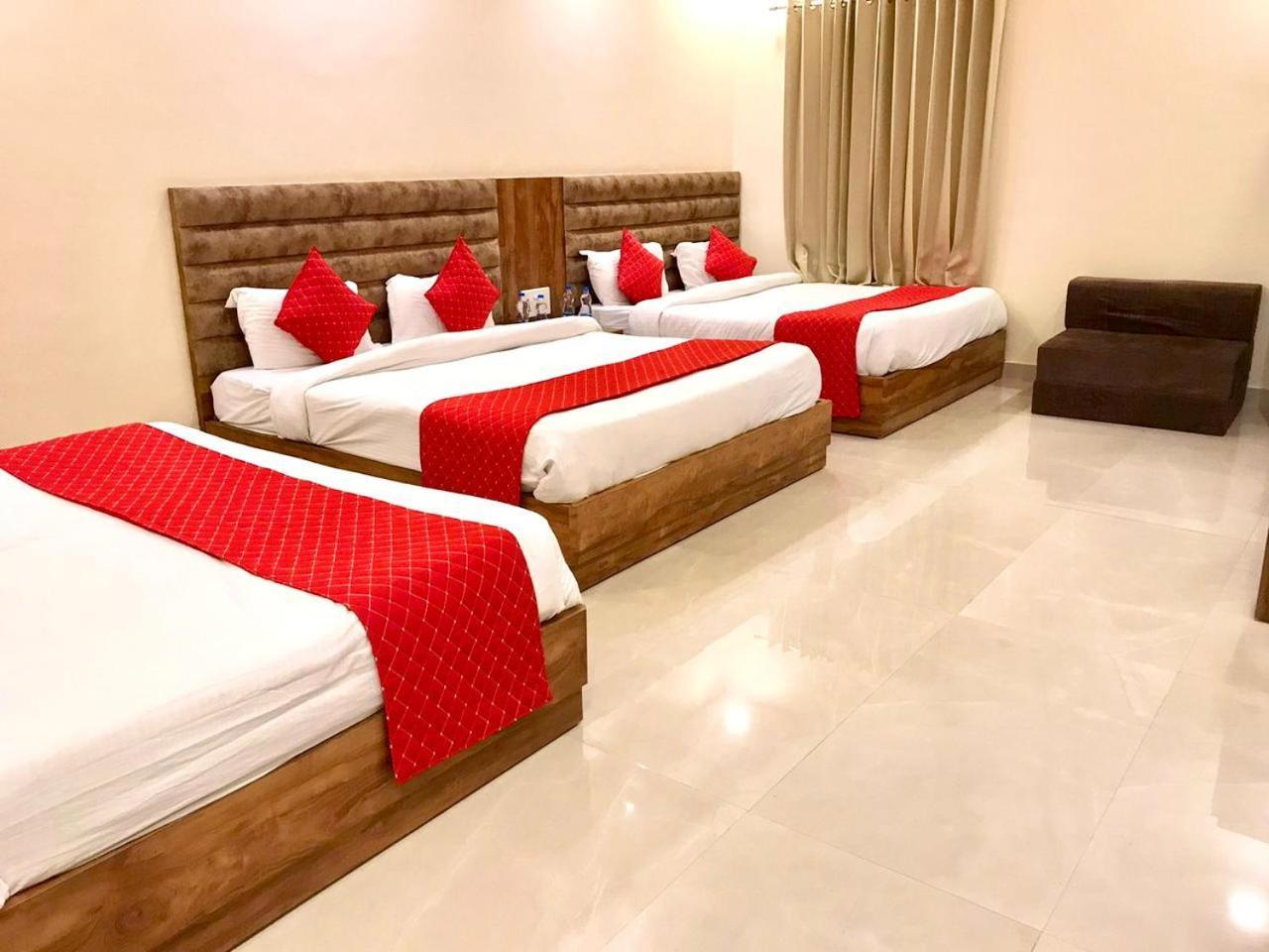 Hampton Hotel - 200 Mt From Golden Temple Amritsar Zewnętrze zdjęcie