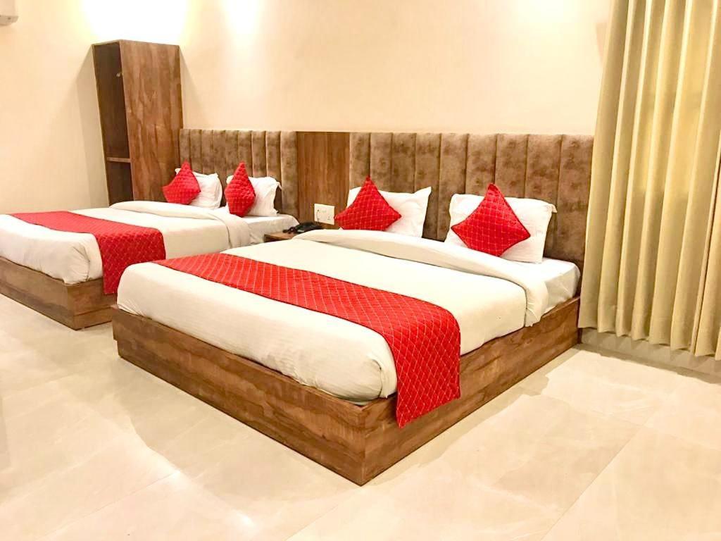 Hampton Hotel - 200 Mt From Golden Temple Amritsar Zewnętrze zdjęcie